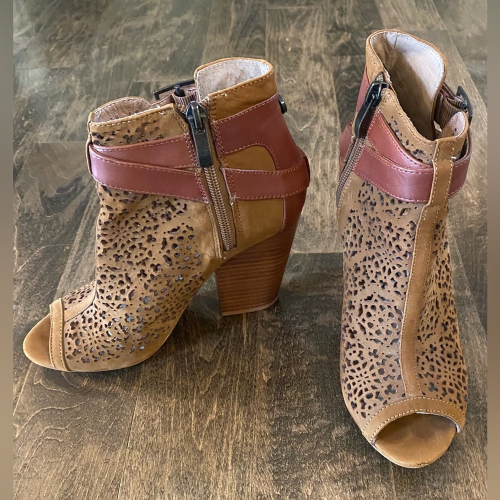 Vince Camuto Tan & Brown Perforated Peep-Toe Ankle Booties